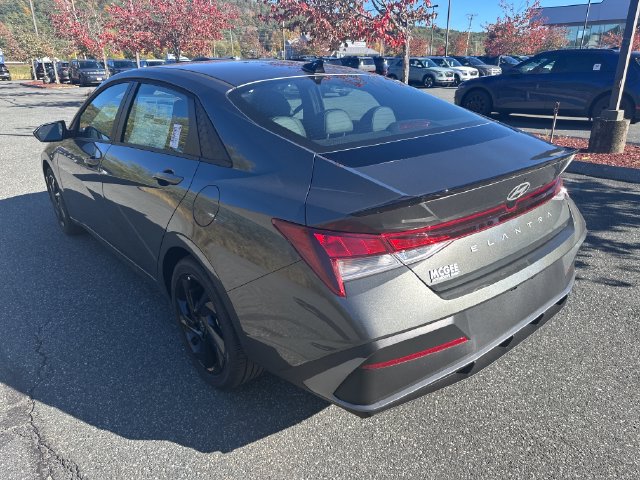 New 2026 Hyundai Elantra SEL Sport FWD image 3