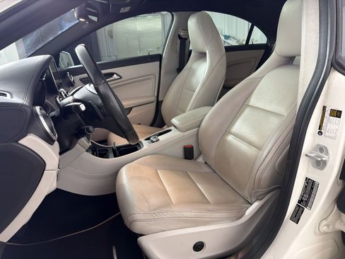 Used 2015 Mercedes-Benz CLA 250 4MATIC image 5