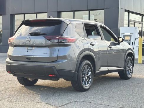 Used 2025 Nissan Rogue S AWD/4WD image 7