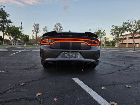 Used 2017 Dodge Charger R/T Scat Pack RWD image 5