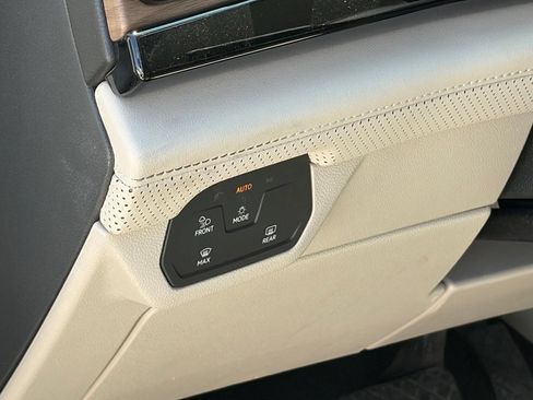 Used 2026 Volkswagen Atlas SE FWD image 6