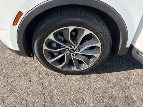 Certified 2023 Lincoln Nautilus Reserve AWD/4WD image 31