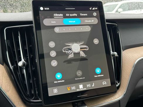 New 2026 Volvo XC60 B5 Plus w/ Protection Package Premier image 28