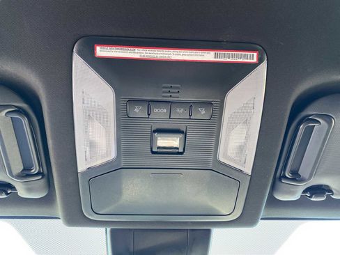 Used 2022 Toyota RAV4 SE image 22