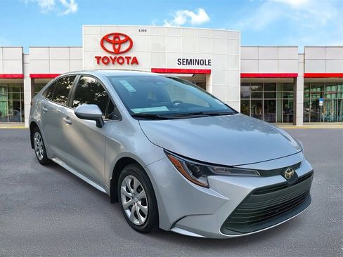 Used 2026 Toyota Corolla LE FWD image 2