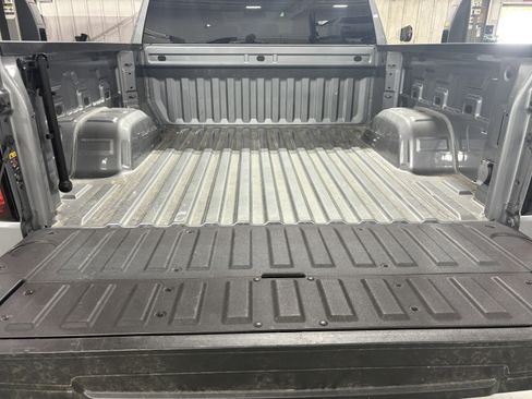 Used 2024 GMC Sierra 1500 SLT w/ SLT Convenience Package image 32