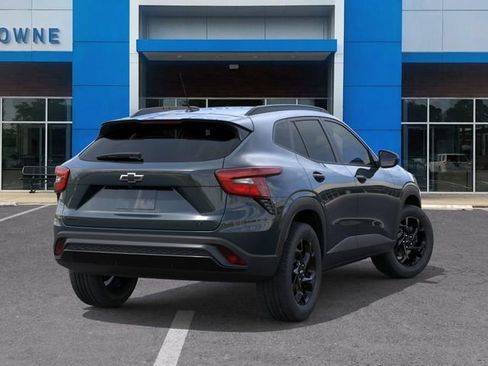 New 2026 Chevrolet Trax LT w/ Driver Confidence Package FWD image 4