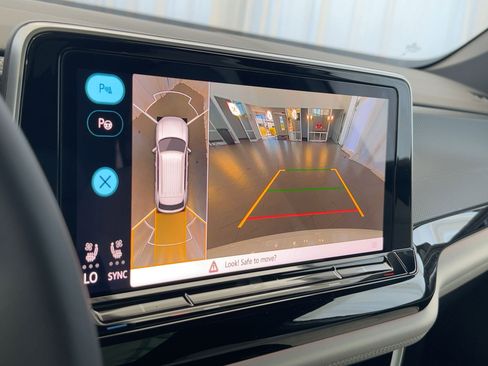 New 2026 Volkswagen Atlas Cross Sport SEL Premium R-Line image 38