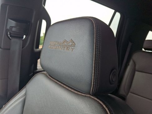 Used 2024 Chevrolet Tahoe High Country AWD/4WD image 18