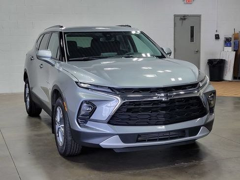 Used 2024 Chevrolet Blazer LT w/ Convenience Package FWD image 4