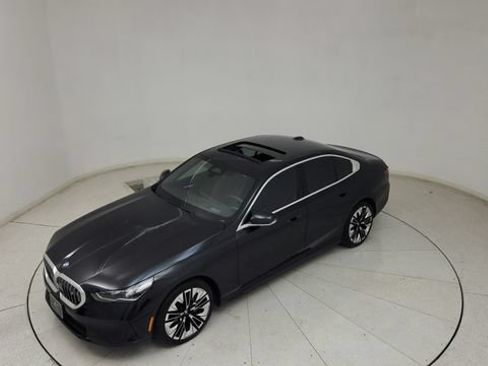 Used 2024 BMW i5 eDrive40i w/ M Sport Package RWD image 23