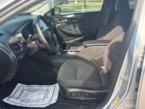Used 2021 Chevrolet Malibu LT image 9