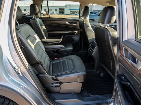 Used 2024 Volkswagen Atlas SEL AWD/4WD image 25