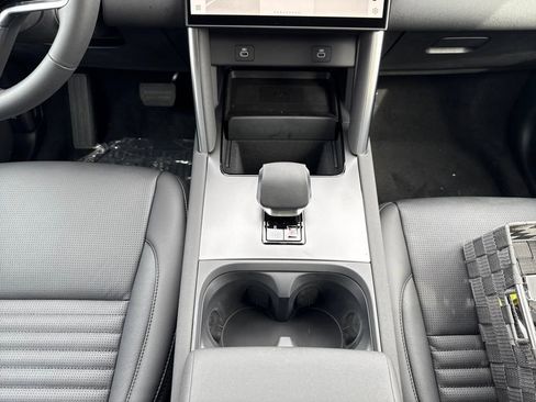 New 2025 Land Rover Discovery Sport S image 24