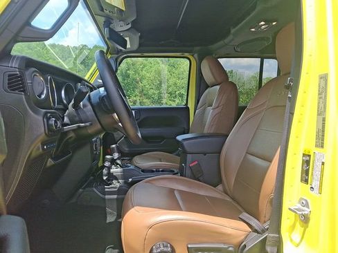 Used 2023 Jeep Wrangler Unlimited Sahara w/ Cold Weather Group AWD/4WD image 13