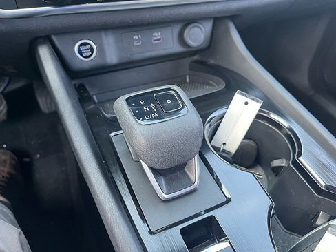 Used 2023 Nissan Rogue SV image 12