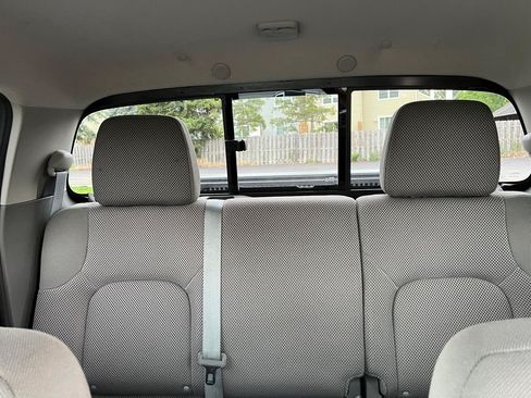 Used 2016 Nissan Frontier SV AWD/4WD image 28