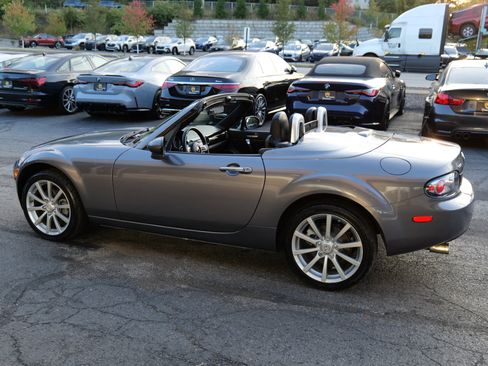 Used 2008 MAZDA MX-5 Miata Grand Touring w/ Premium Pkg image 65
