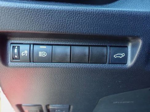 Certified 2022 Toyota RAV4 XLE w/ Convenience Package FWD image 18