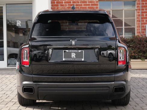 Certified 2020 Rolls-Royce Cullinan Black Badge image 25