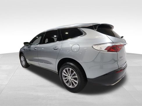 Used 2024 Buick Enclave Premium image 2