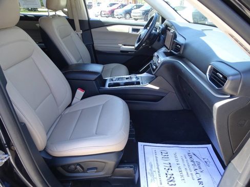 Used 2020 Ford Explorer XLT w/ Equipment Group 202A image 48