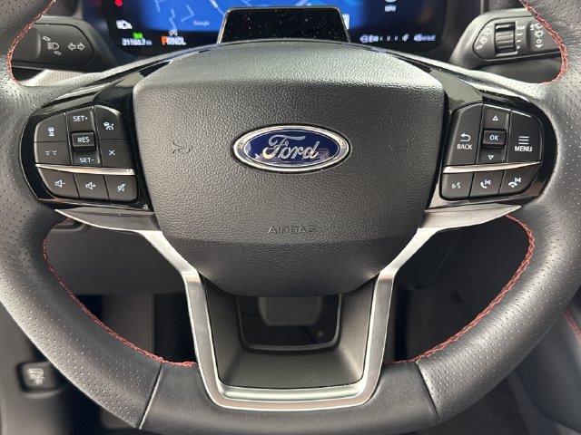 Used 2025 Ford Explorer ST-Line w/ ST-Line Street Pack AWD/4WD image 9
