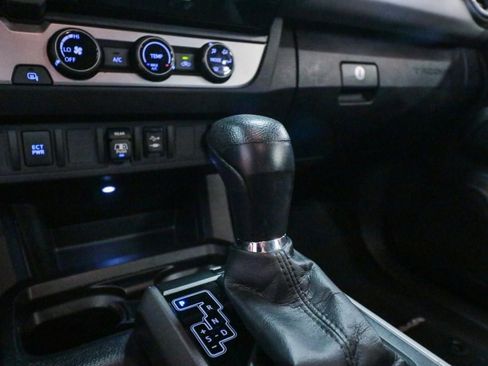 Used 2018 Toyota Tacoma SR5 image 18