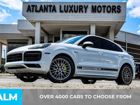 Used 2023 Porsche Cayenne Platinum Edition image 3