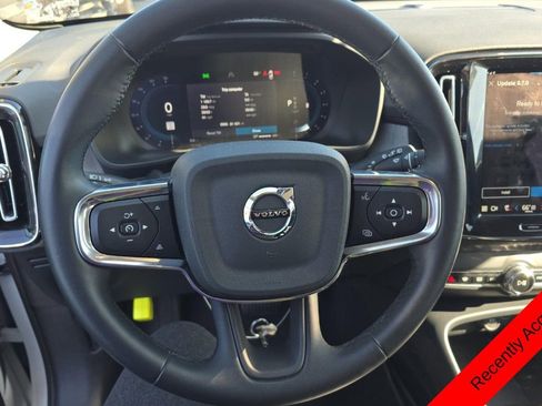 Used 2024 Volvo XC40 B5 Plus w/ Climate Package image 10