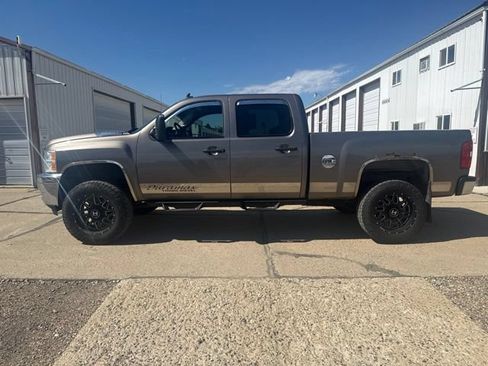 Used 2012 Chevrolet Silverado 2500 LT w/ Interior Plus Package AWD/4WD image 4