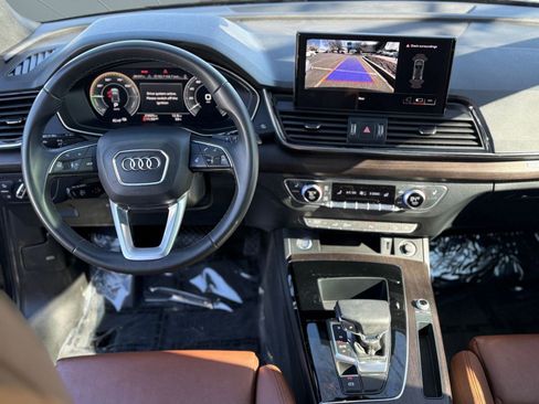 Used 2023 Audi Q5 e Premium w/ Convenience Package image 60