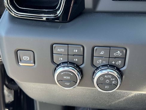 New 2026 GMC Sierra 2500 AT4 w/ AT4 Premium Plus Package AWD/4WD image 19