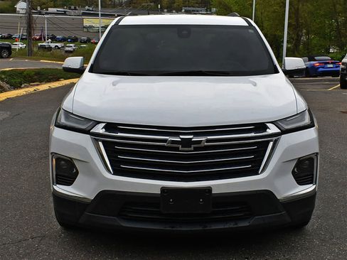 Used 2023 Chevrolet Traverse LT AWD/4WD image 5