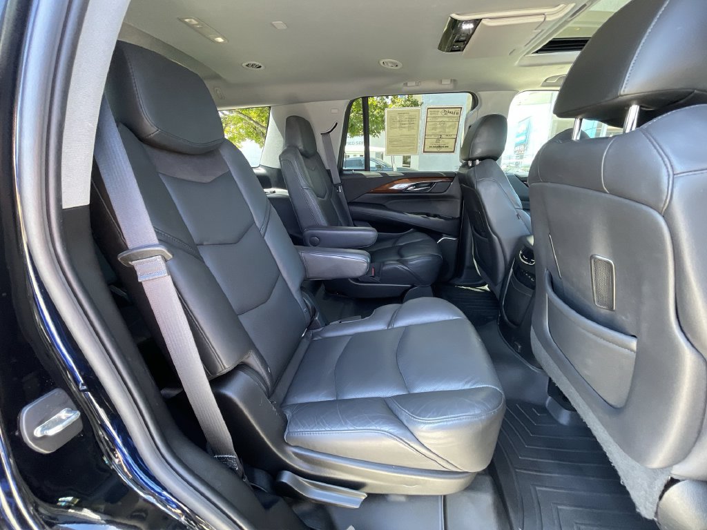 Certified 2018 Cadillac Escalade Premium Luxury AWD/4WD image 27