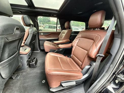 Used 2025 Lincoln Navigator Reserve AWD/4WD image 27
