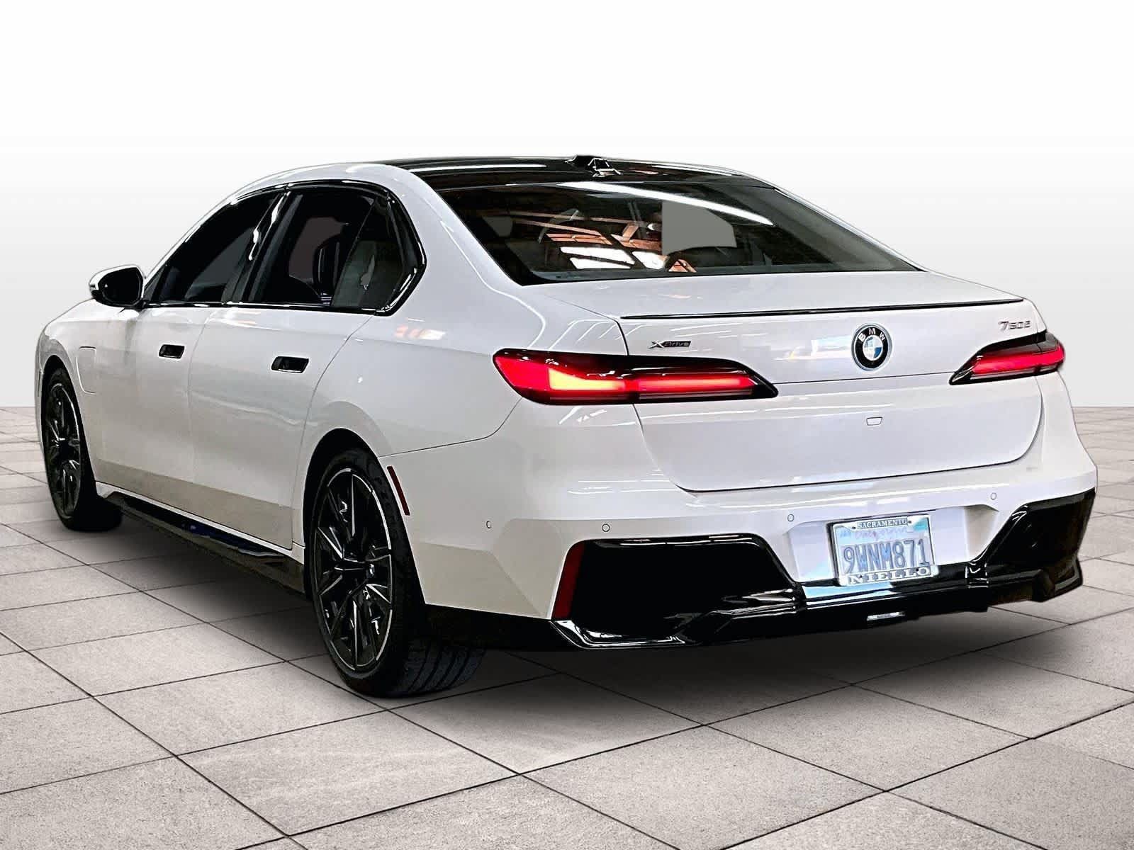 Used 2026 BMW 750e xDrive w/ Executive Package AWD/4WD image 15