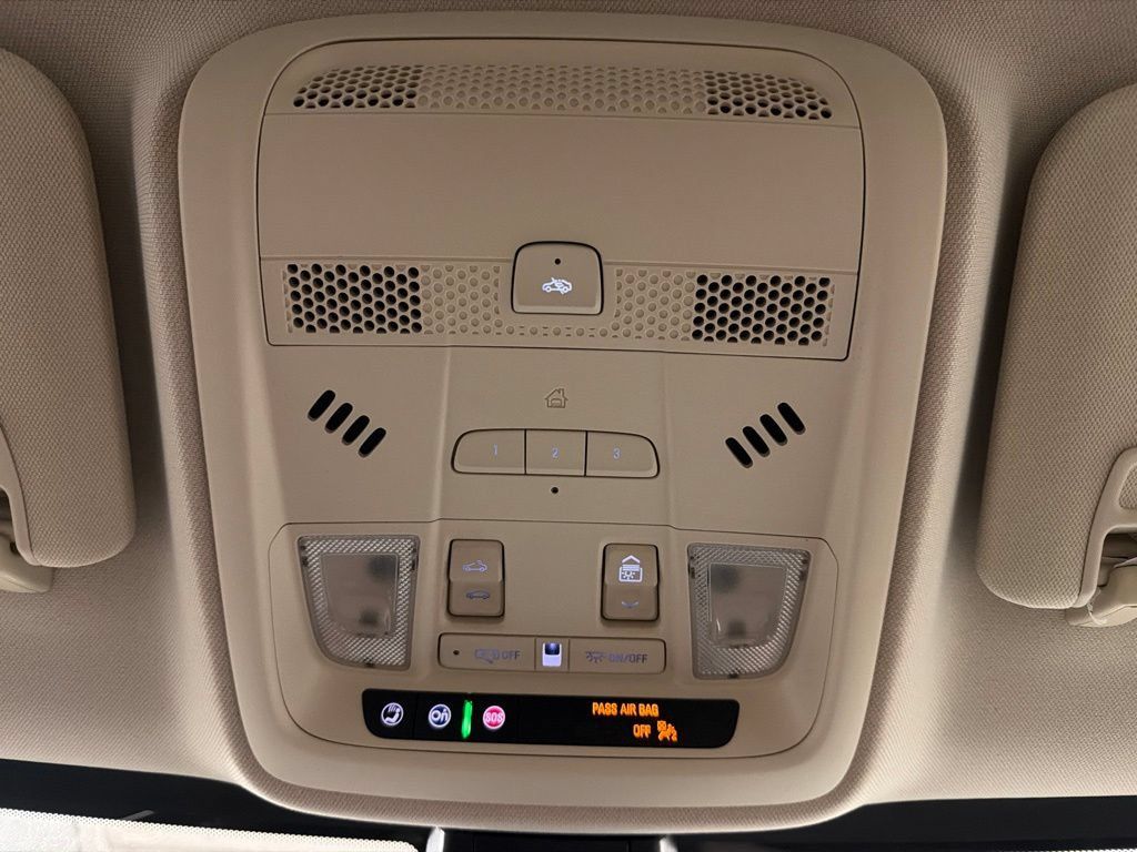 Used 2022 Cadillac XT5 Premium Luxury w/ Technology Package AWD/4WD image 36