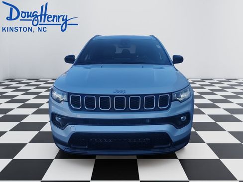 Used 2024 Jeep Compass Latitude AWD/4WD image 8