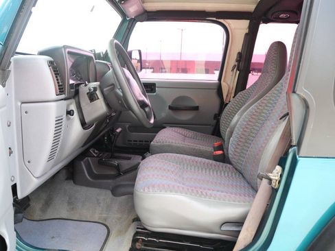 Used 1998 Jeep Wrangler SE AWD/4WD image 51