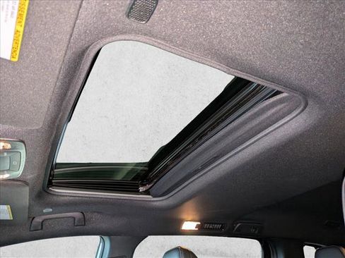 Used 2025 Toyota Sienna XSE image 18