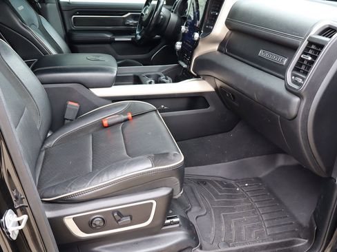Used 2019 RAM 1500 Laramie AWD/4WD image 16