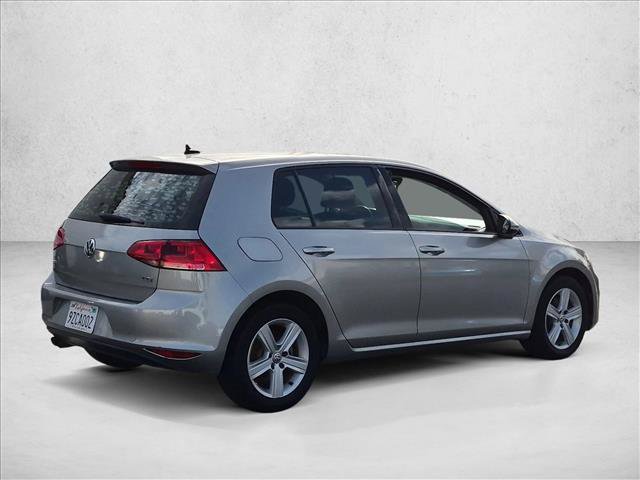 Used 2017 Volkswagen Golf 4-Door FWD image 5