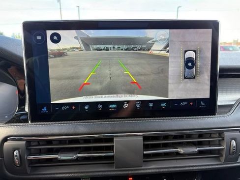 Used 2024 Lincoln Corsair AWD w/ Equipment Group 101A image 31