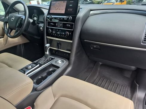 Used 2022 Nissan Armada SV w/ SV Appearance Package RWD image 28
