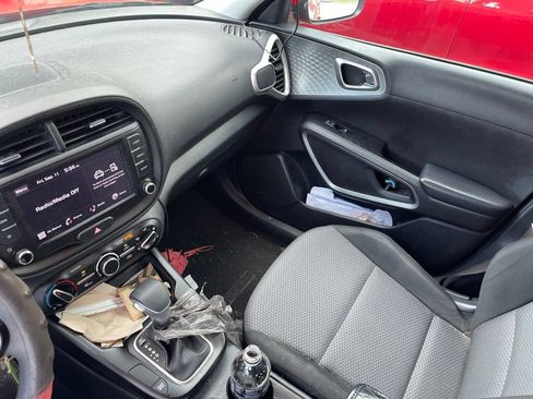 Used 2024 Kia Soul LX FWD image 4