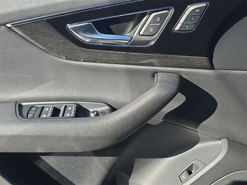 Used 2019 Audi Q7 3.0T Premium Plus w/ Premium Plus Package image 33