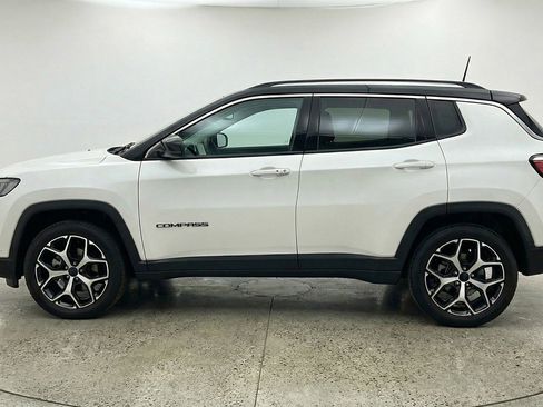 Used 2025 Jeep Compass Limited image 5