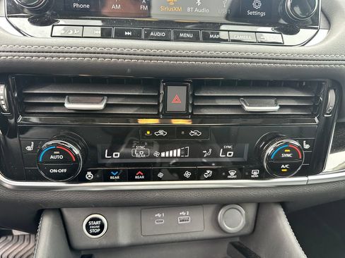 Used 2023 Nissan Rogue SL w/ SL Premium Package FWD image 11