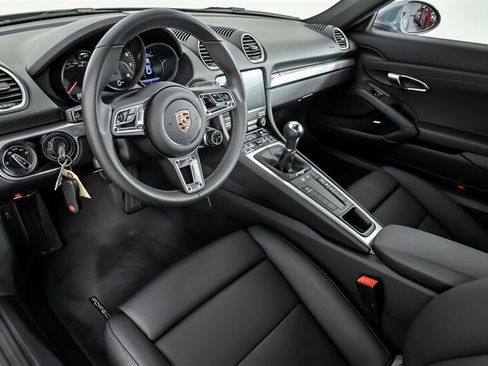 Used 2025 Porsche 718 Cayman RWD image 15